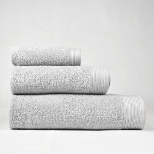 Juego toallas de baño plata Basic de algodón 100%.